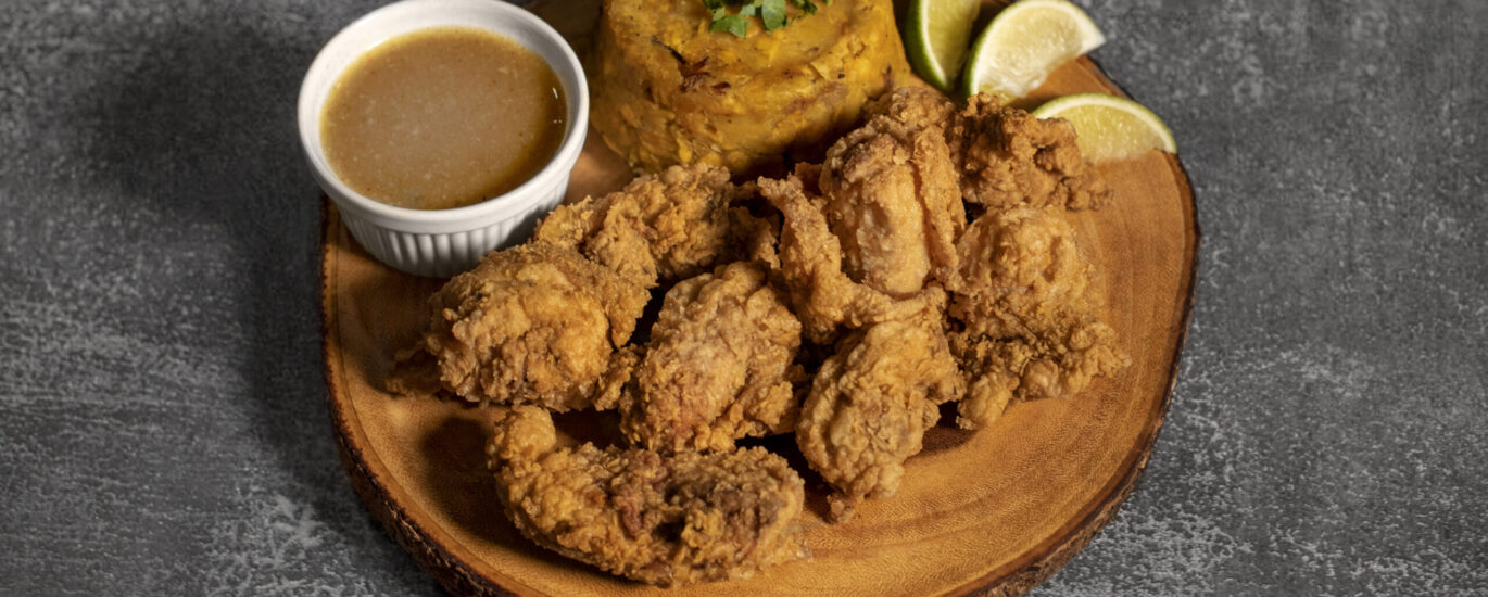 Fotografía de producto: pollo frito con mofongo para Areíto
